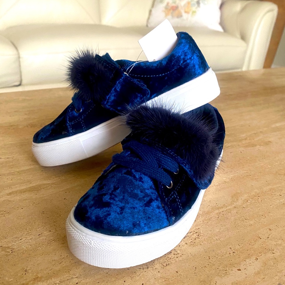 Kids HOO Velvet Sneakers